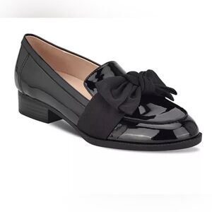 Bandolino Lindio Glossy Black Flats with Bow Accent. NWBox Size 7.5